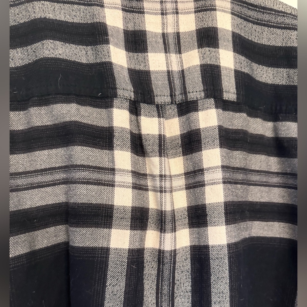 Comfy Mossimo Boyfriend Fit Size XL Flannel Black, White, Gray Plaid - Picture 13 of 15